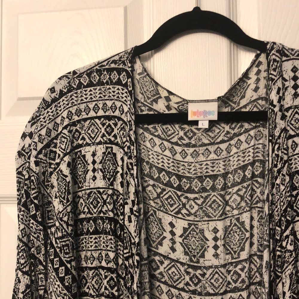 Lularoe Black/White L Shirley